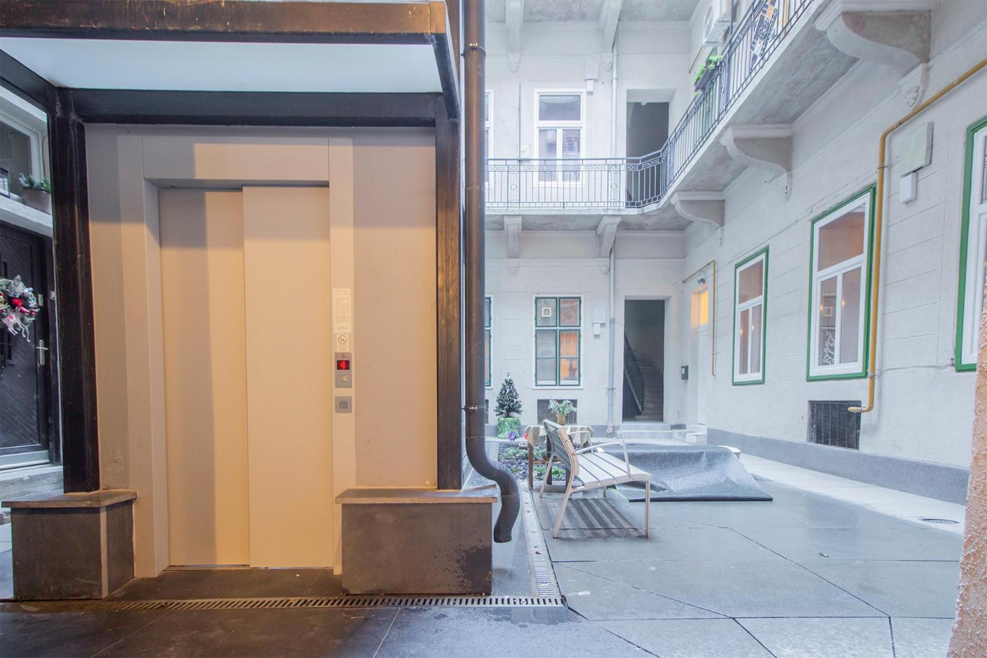 Kalvin 2Bdr Apartment With Ac Budapest Extérieur photo