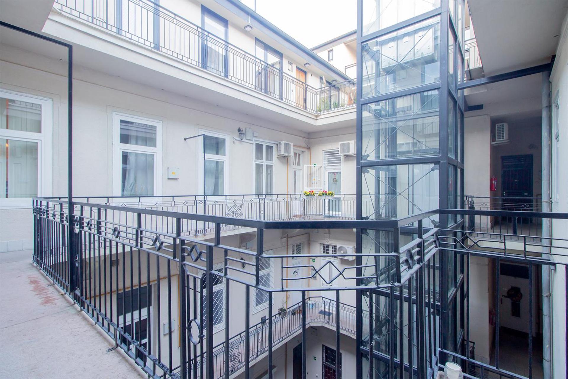 Kalvin 2Bdr Apartment With Ac Budapest Extérieur photo